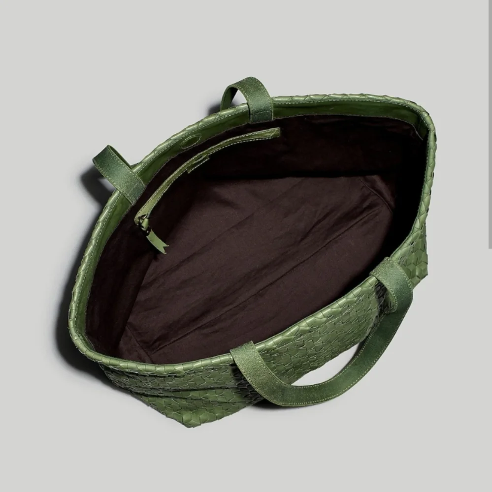 Madewell Medium Woven Leather Tote Rare In Color SWEET BASIL - Picture 2 of 11